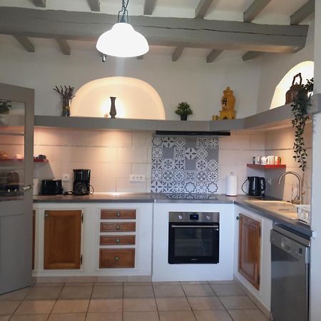 Mas La Gentille ,,, A La Campagne , Beautiful Outdoor , Swimming Pool , Pool House , Nice Green Garden , Bbq ,,, Only For You , Pour Passer Un Sejour Inoubliable Pernes-les-Fontaines Extérieur photo