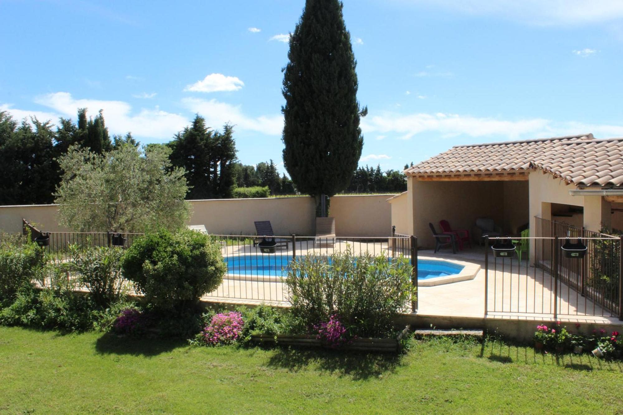 Mas La Gentille ,,, A La Campagne , Beautiful Outdoor , Swimming Pool , Pool House , Nice Green Garden , Bbq ,,, Only For You , Pour Passer Un Sejour Inoubliable Pernes-les-Fontaines Extérieur photo