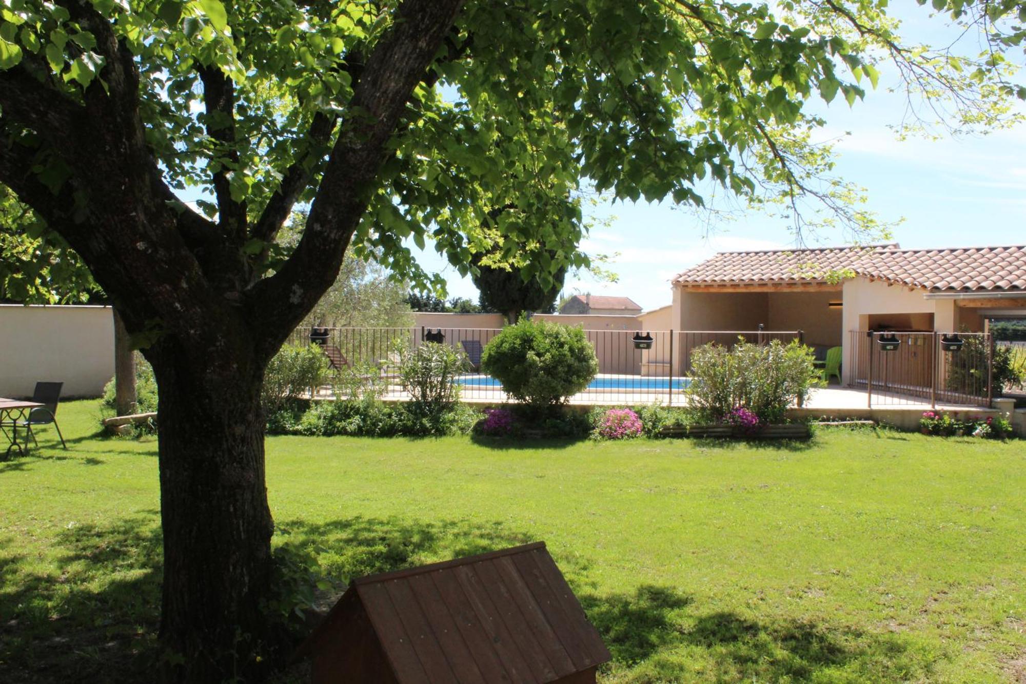 Mas La Gentille ,,, A La Campagne , Beautiful Outdoor , Swimming Pool , Pool House , Nice Green Garden , Bbq ,,, Only For You , Pour Passer Un Sejour Inoubliable Pernes-les-Fontaines Extérieur photo